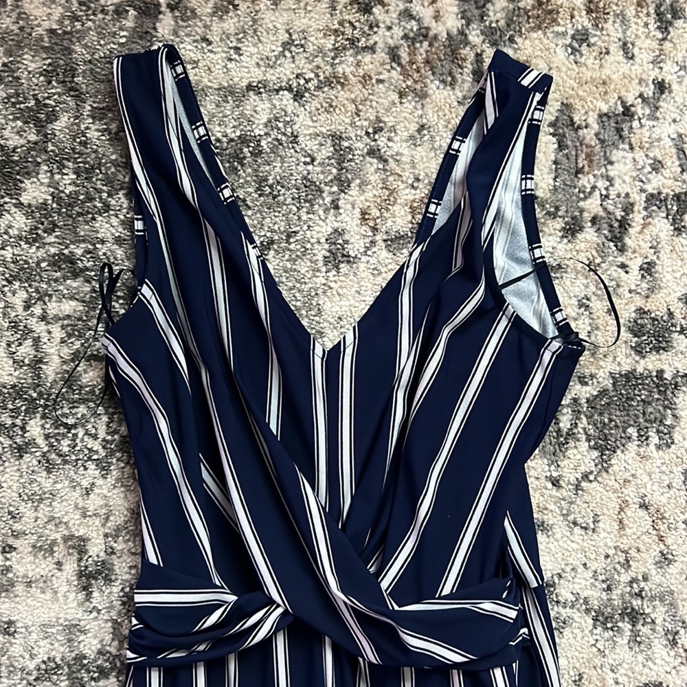 jumpsuit - Picture 3 of 4